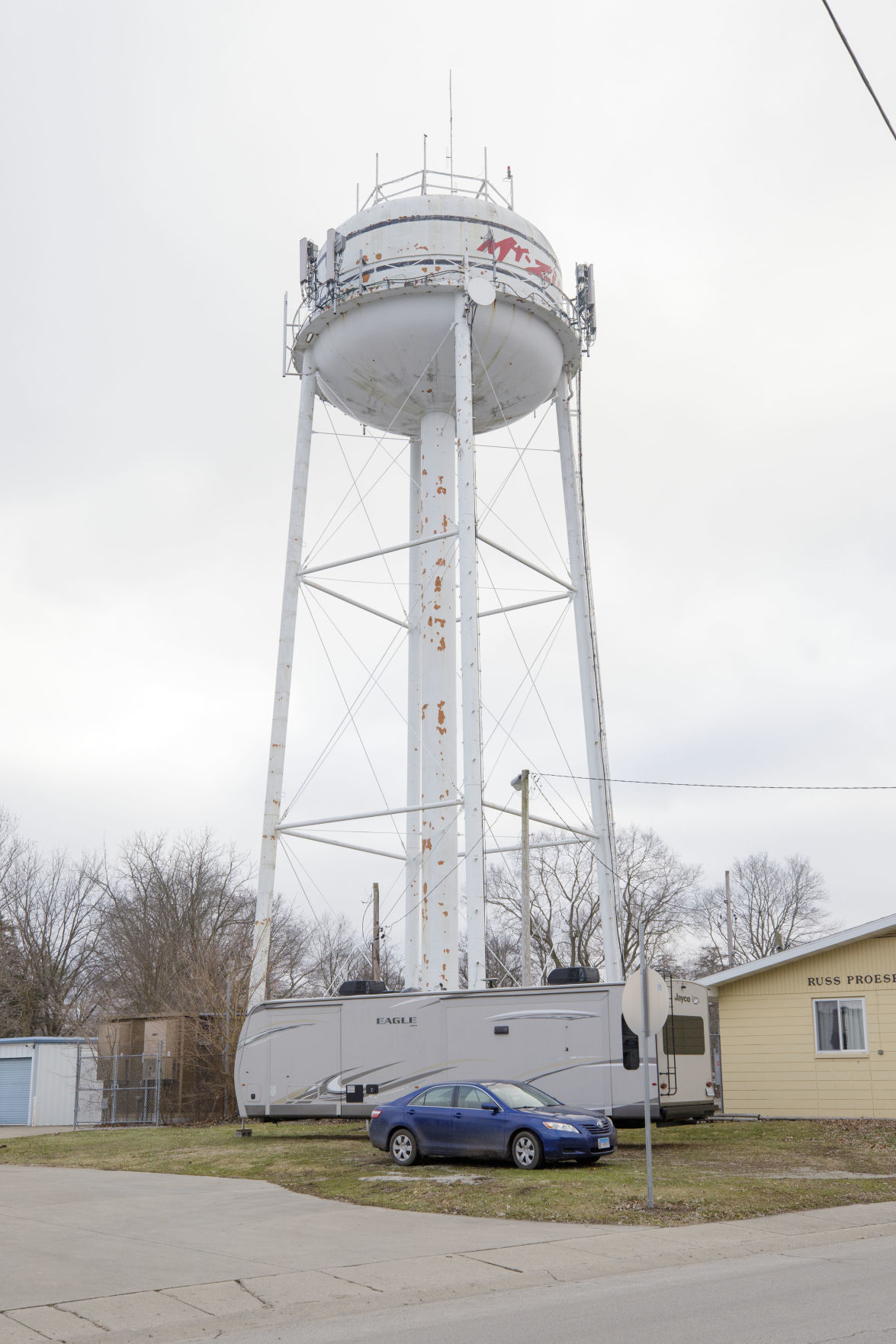 old-mtz-watertower002.JPG